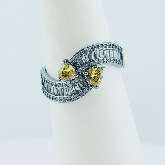 Jewelry - Bomb Party Ring Sz 10  "A Kiss Through Haze" Yellow Topaz on Hematite RG12995